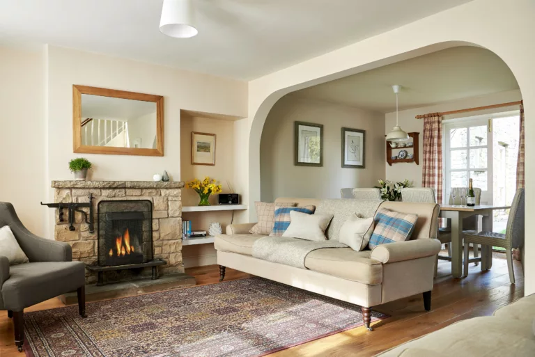 Hungate Cottages Levisham open plan sitting dining open fire