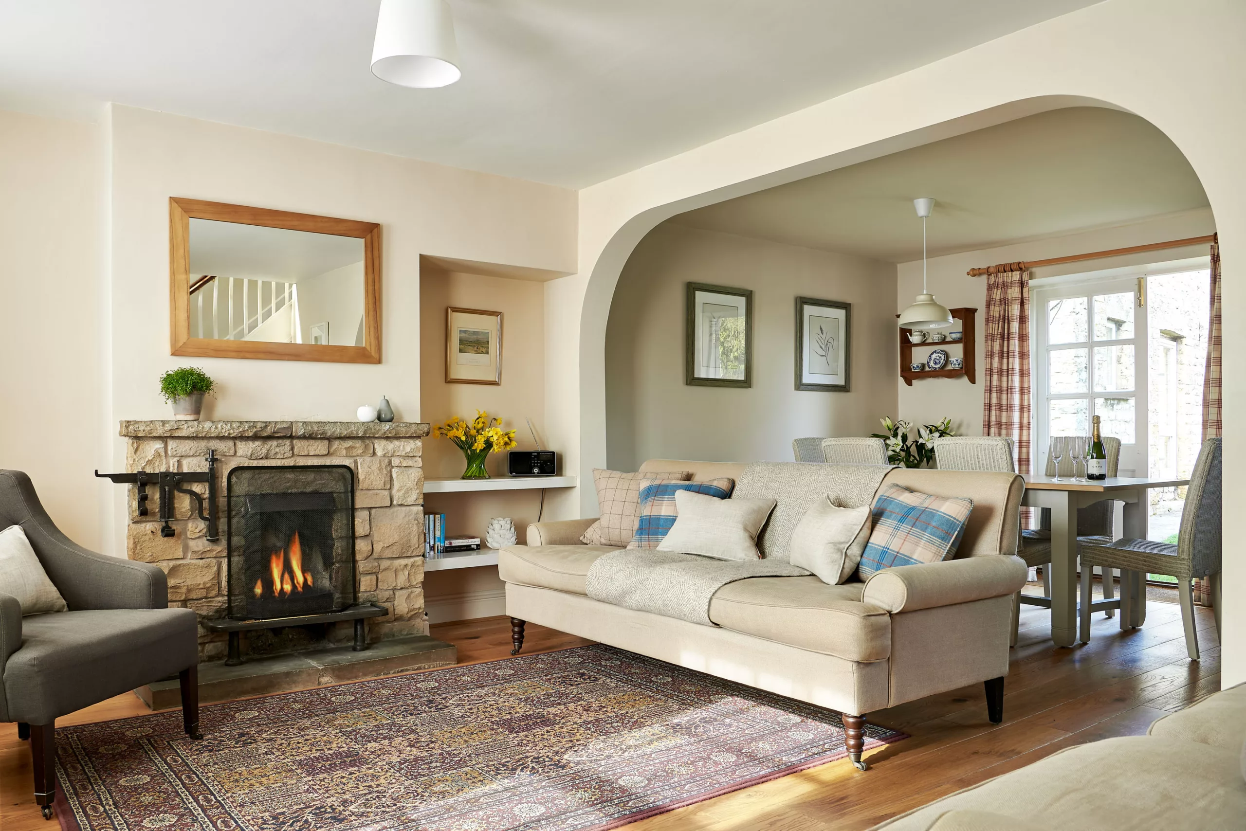 Hungate Cottages Levisham open plan sitting dining open fire